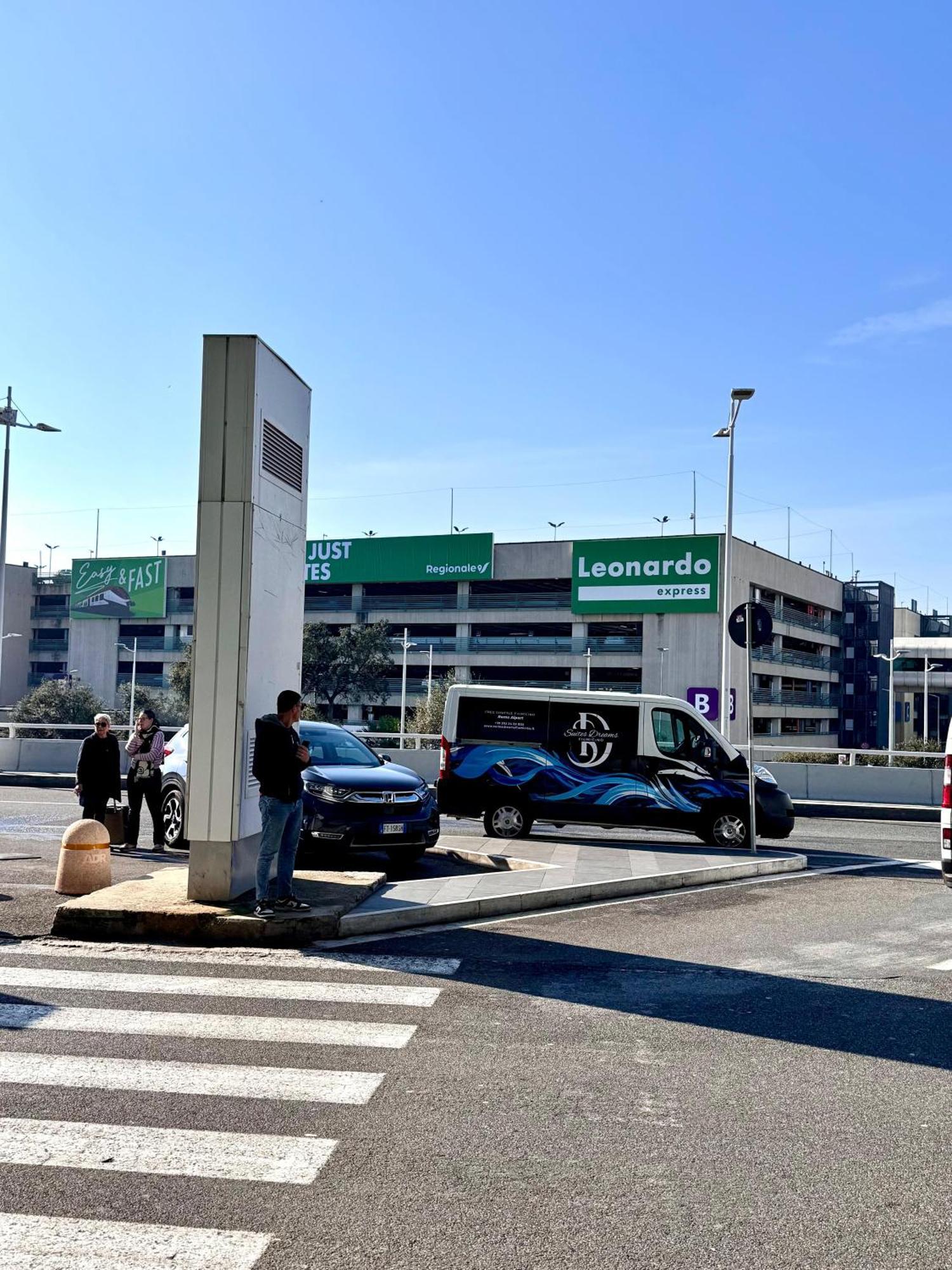 Suites Dreams Fiumicino Mare Exterior foto
